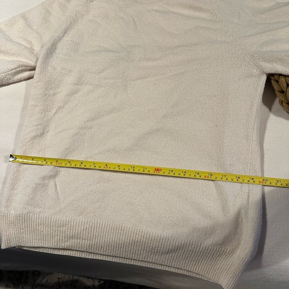 Men’s cream Size M sweater. Never worn. - Picture 5 of 7